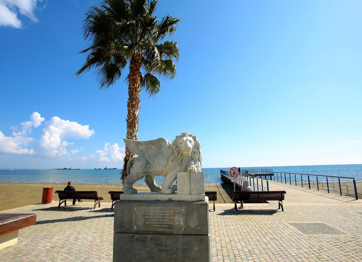 Ithaki Phinikoudes 307 * Ларнака